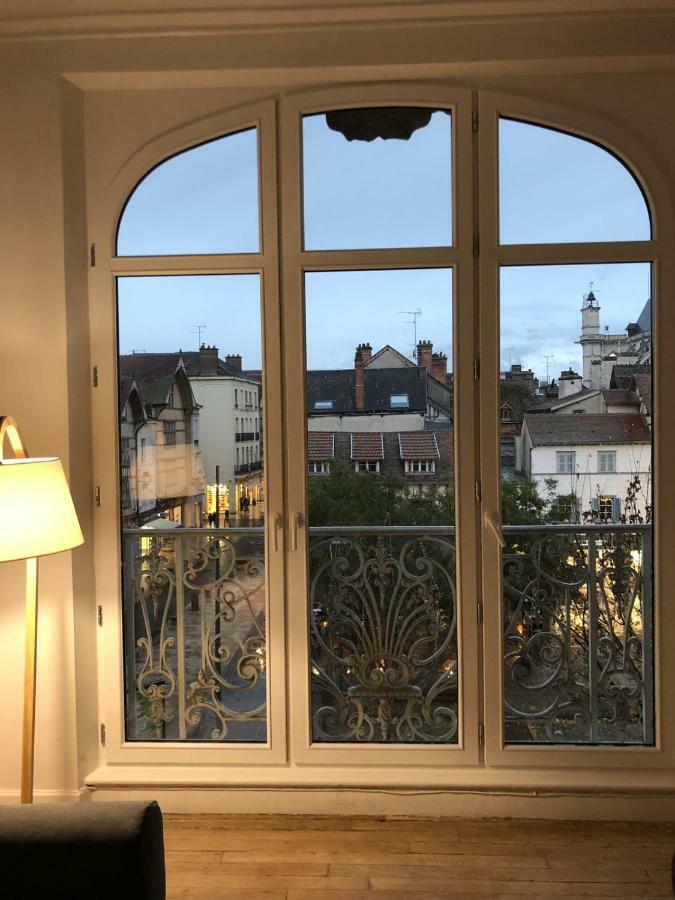 Au Coeur De Ville Troyes Exterior foto
