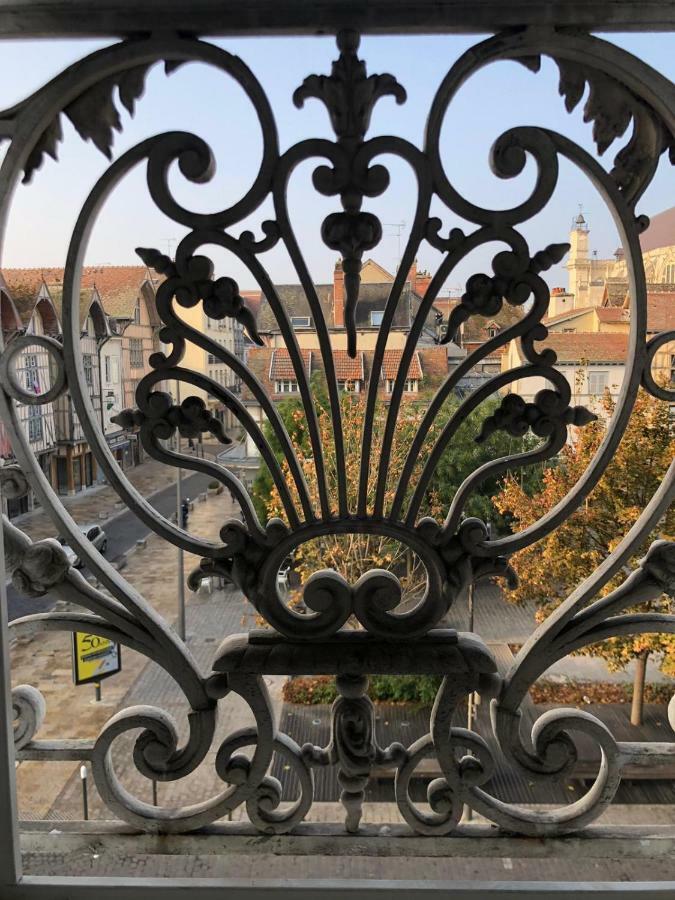 Au Coeur De Ville Troyes Exterior foto