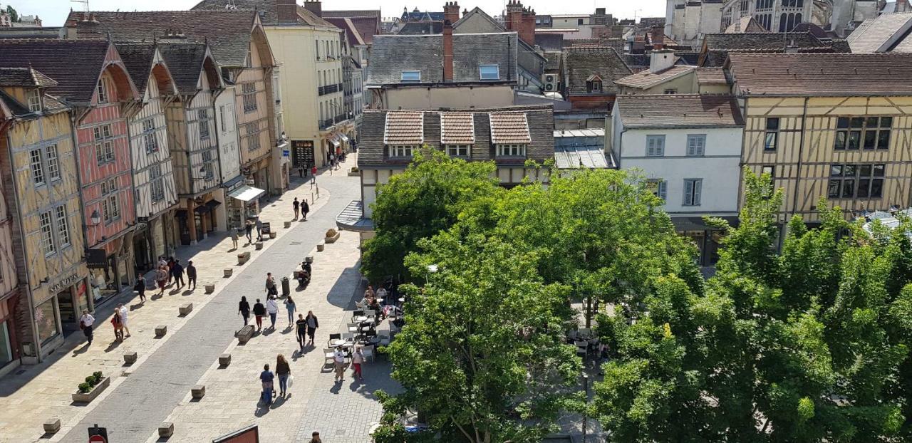 Au Coeur De Ville Troyes Exterior foto